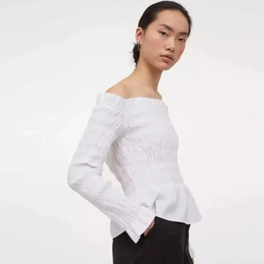 NWT H&M White Off The Shoulder Top